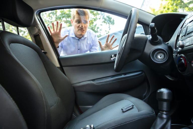 Locksmith for vehicle lockout